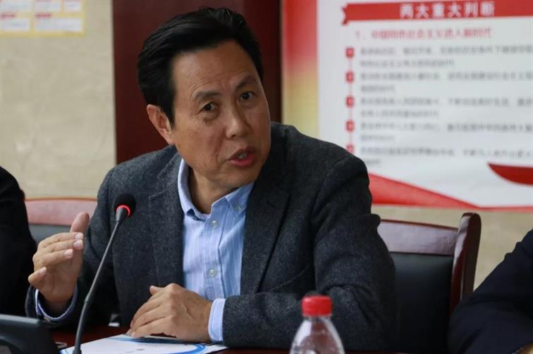 周平 云南大学教授,博士生导师,教育部"长江学者"特聘教授