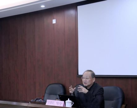 E18B9424804A047CF10AB560C7D4E5C0